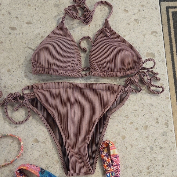 Bikini Lot - All Large - Picture 7 of 13